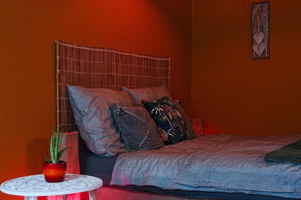 Sahara Studio With Shared Bathroom In City Centre Bratislava Luaran gambar